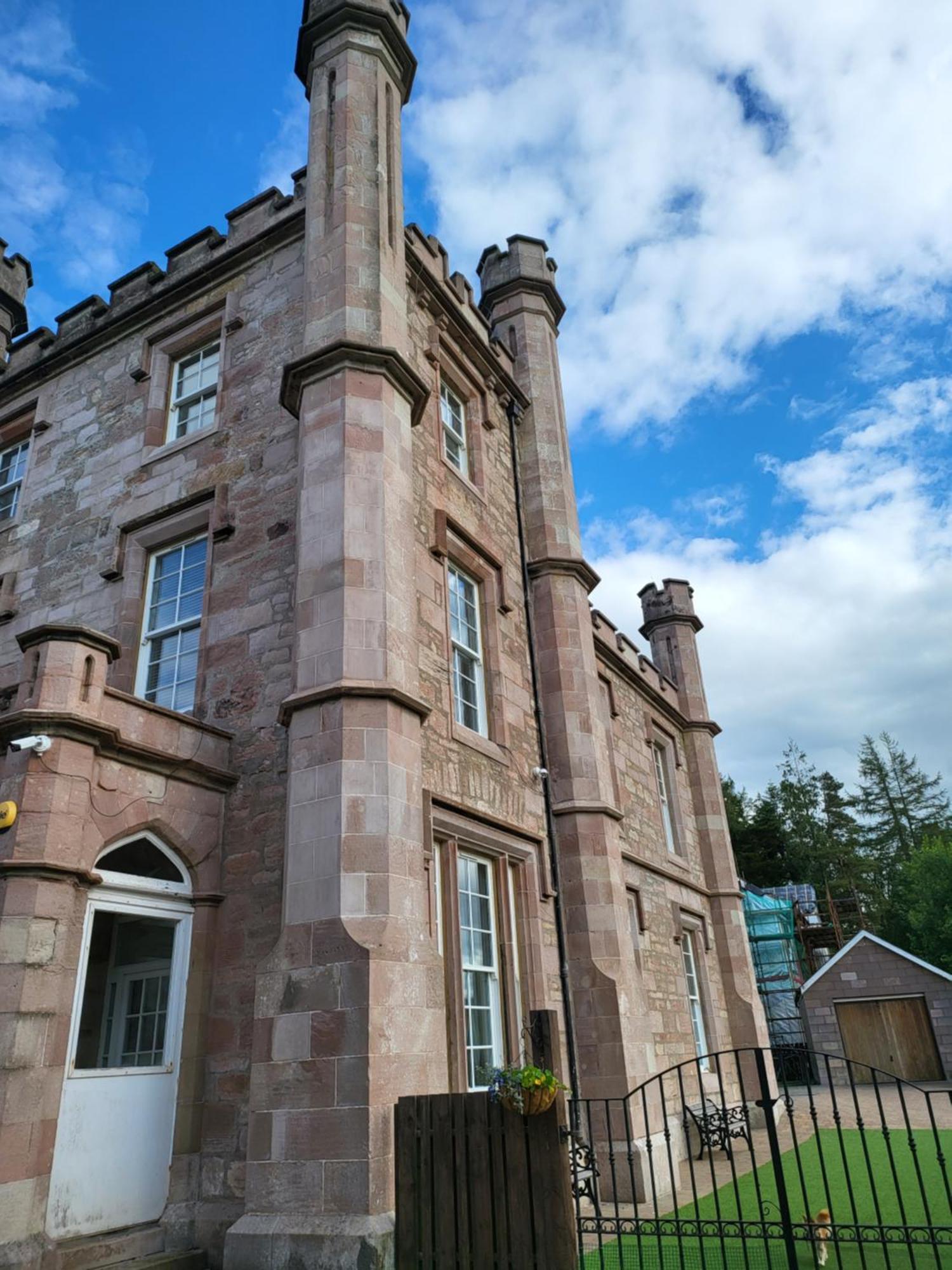 Langhouse Castle Bed And Breakfast Inverkip Εξωτερικό φωτογραφία