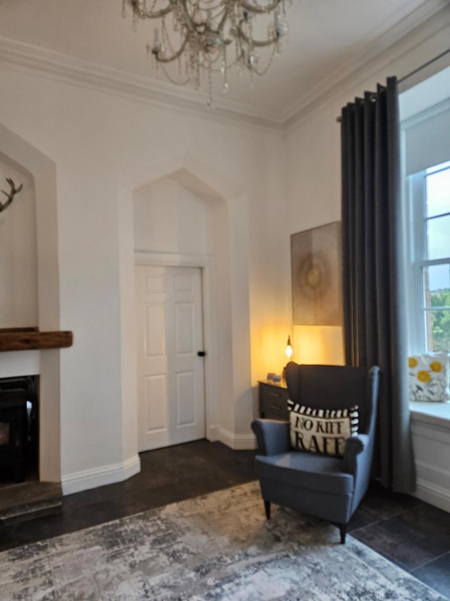 Langhouse Castle Bed And Breakfast Inverkip Εξωτερικό φωτογραφία